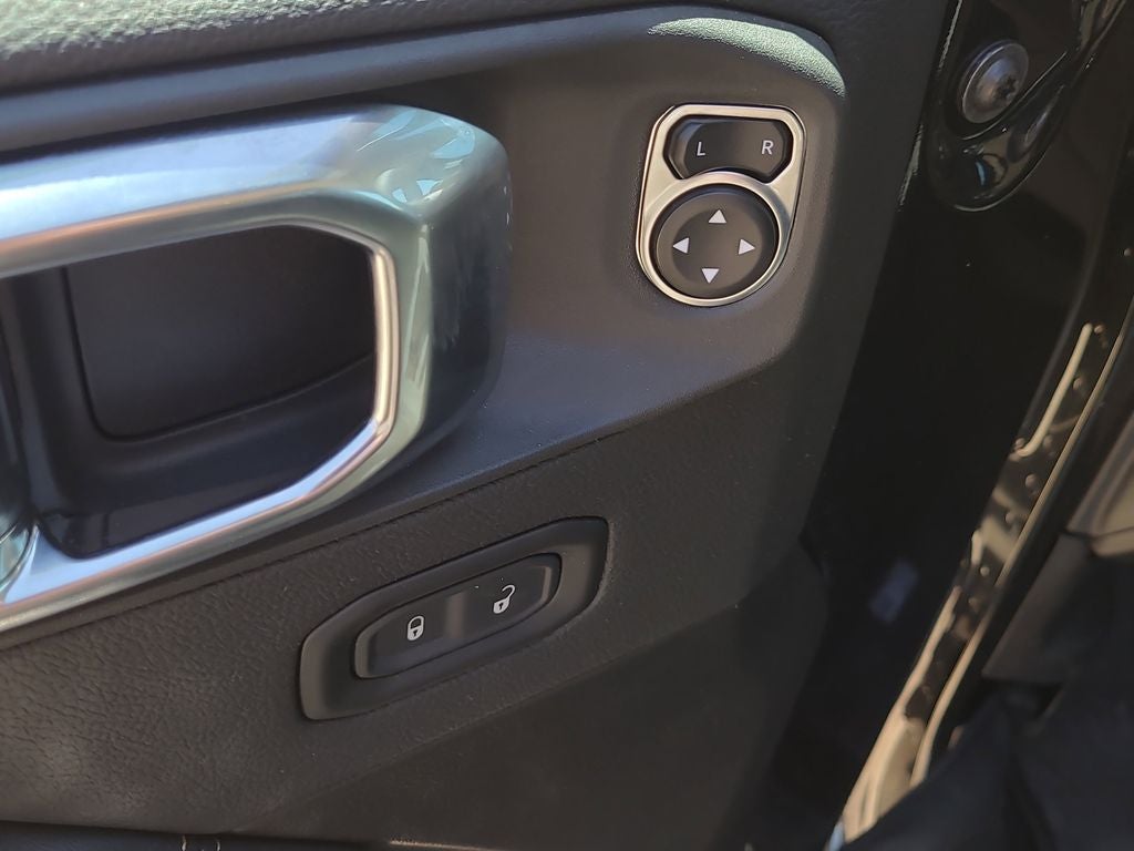 2025 Jeep Wrangler Sahara 4xe