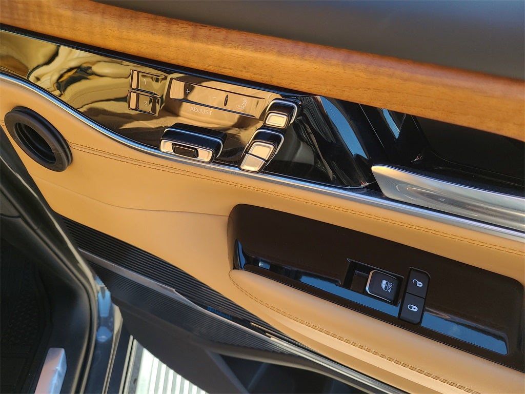 2022 Jeep Grand Wagoneer Series III