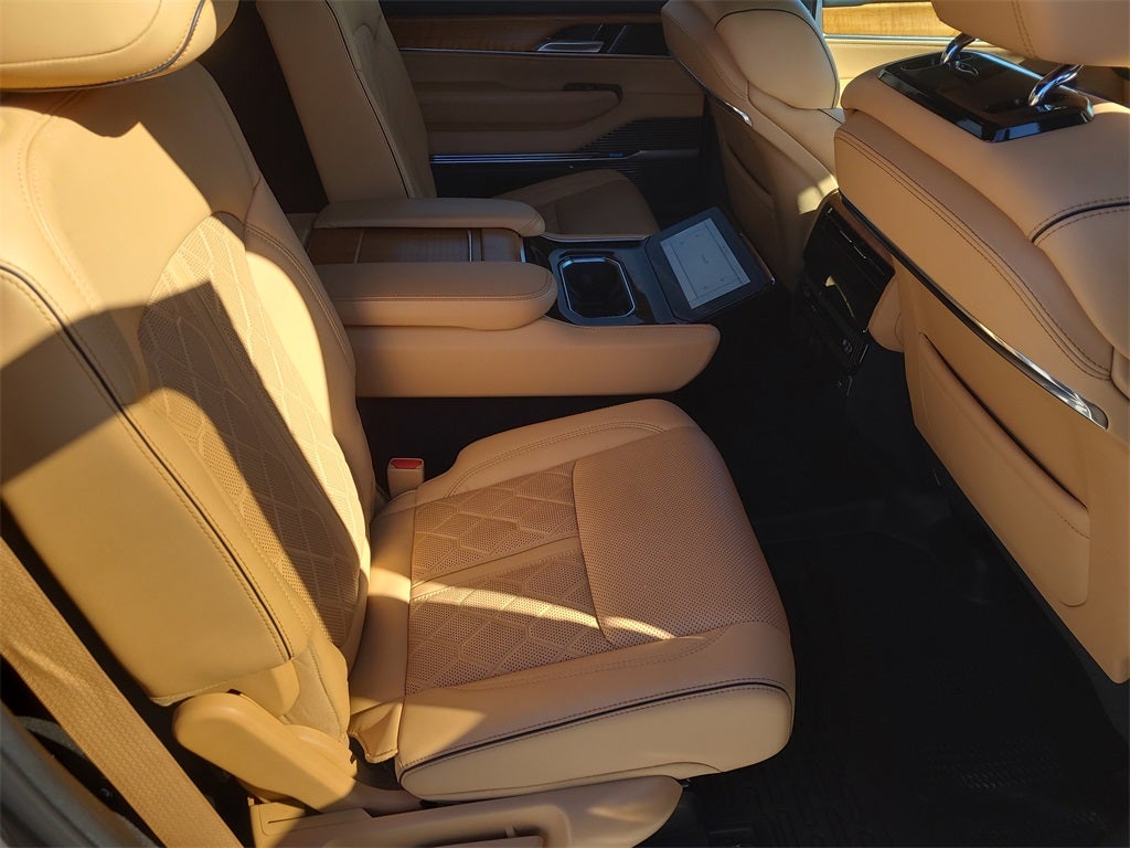 2022 Jeep Grand Wagoneer Series III