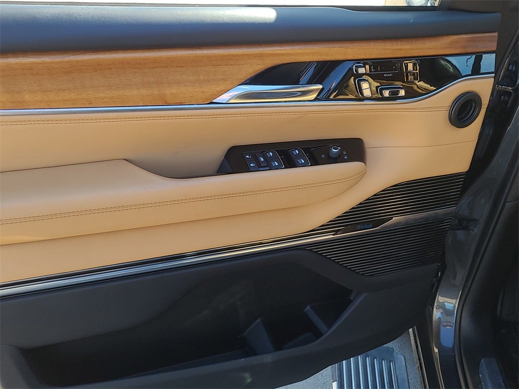 2022 Jeep Grand Wagoneer Series III