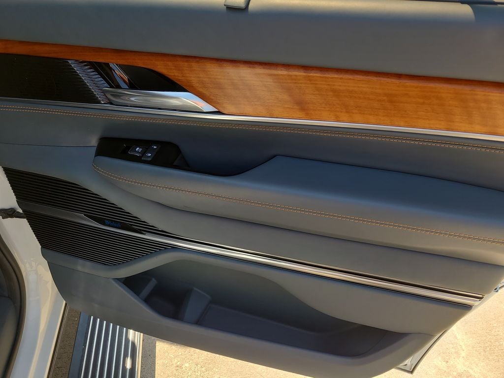 2022 Jeep Grand Wagoneer Series III
