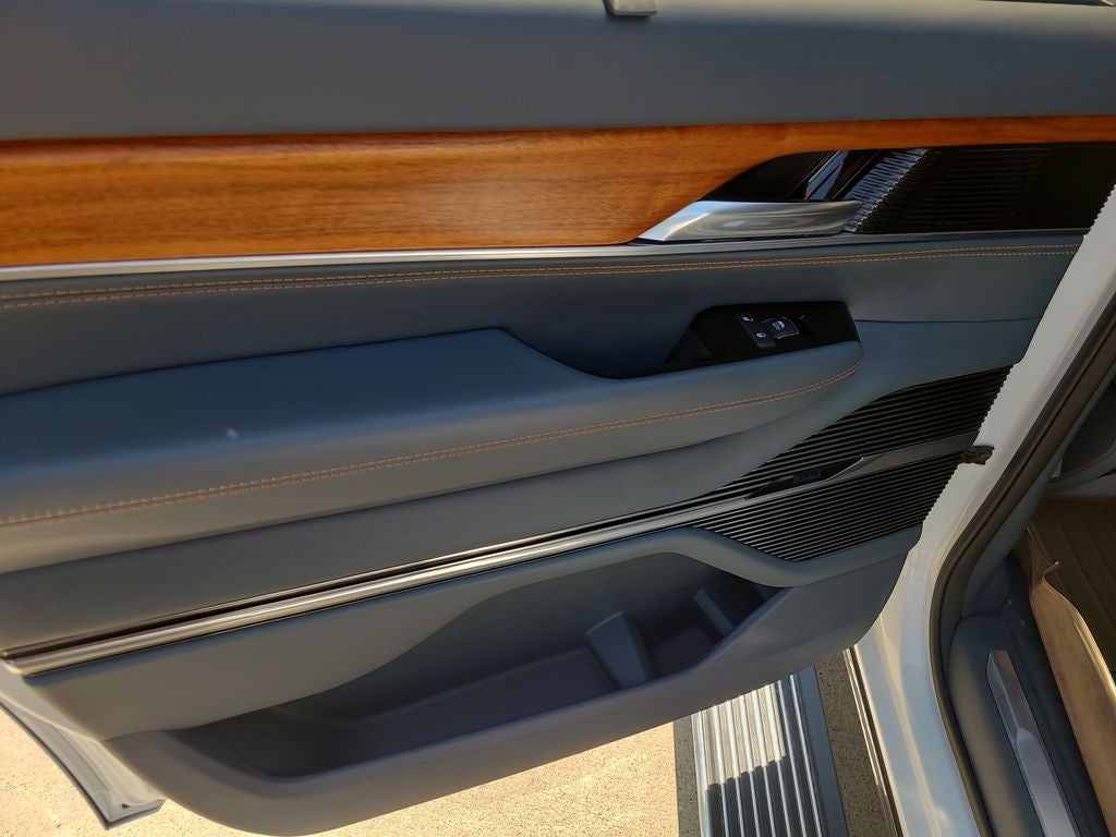 2022 Jeep Grand Wagoneer Series III