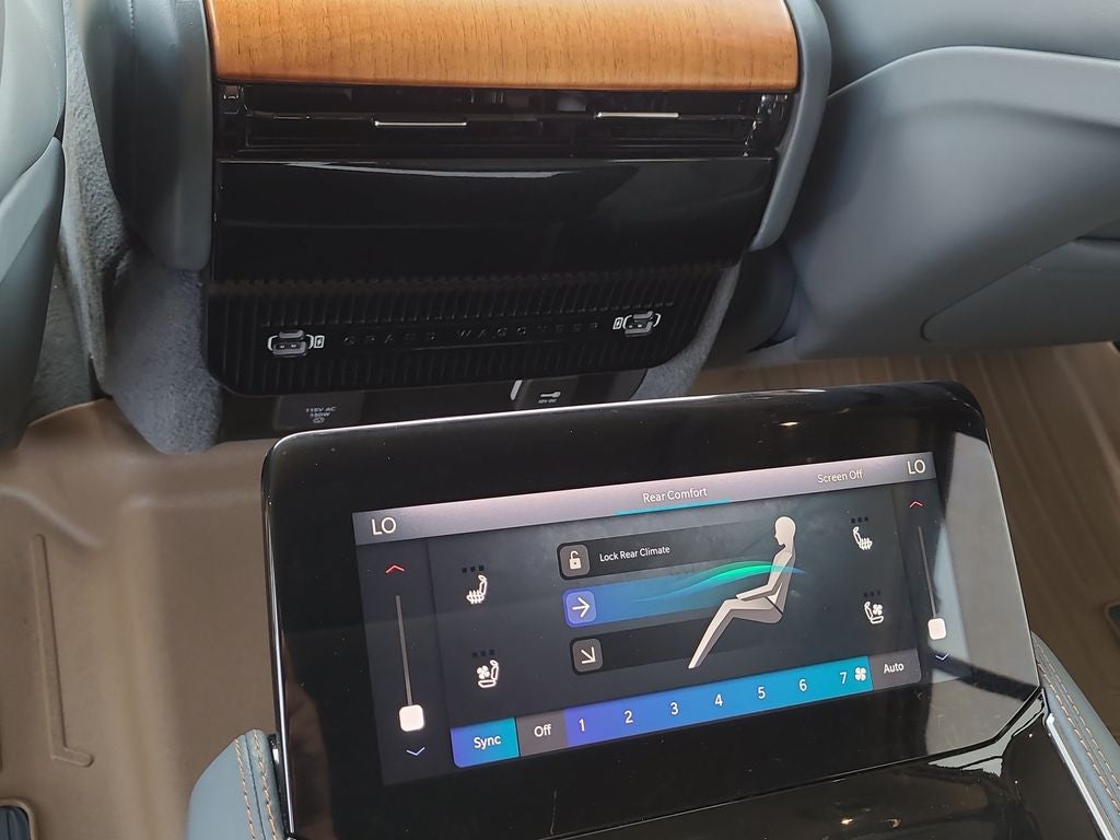 2022 Jeep Grand Wagoneer Series III