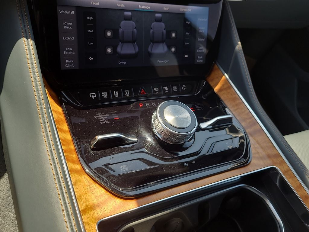 2022 Jeep Grand Wagoneer Series III