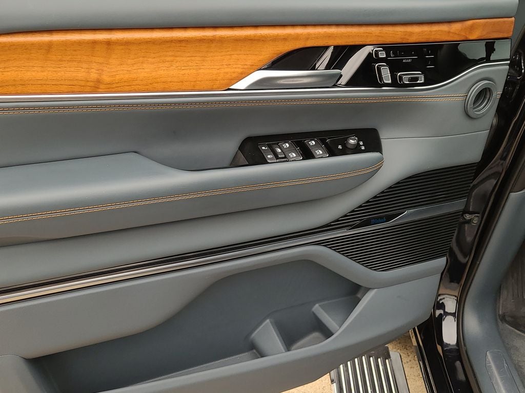 2024 Jeep Grand Wagoneer Series III