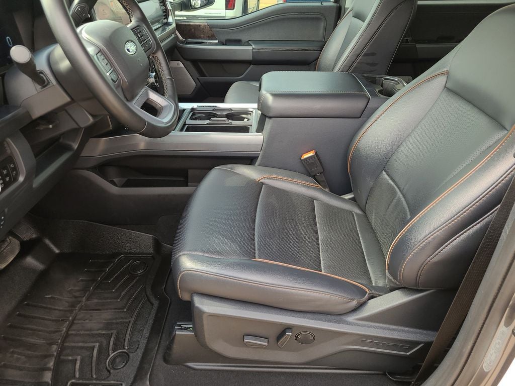 2025 Ford F-350SD Lariat DRW