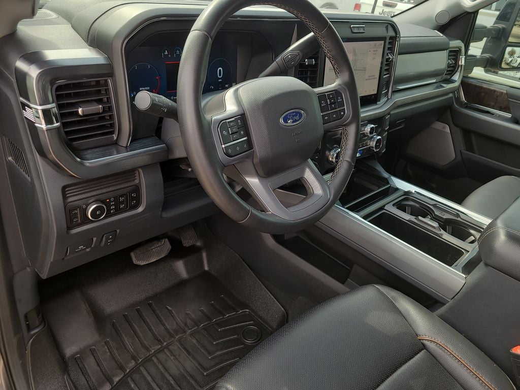 2025 Ford F-350SD Lariat DRW