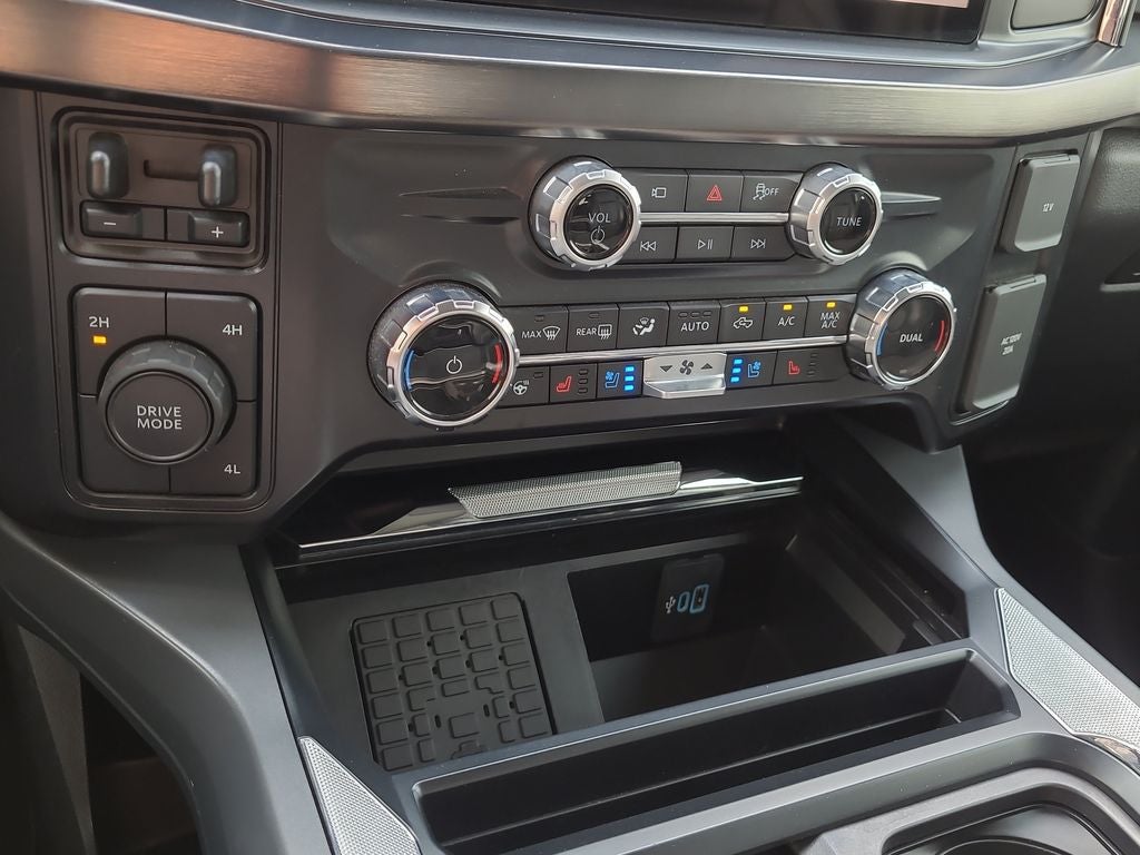 2025 Ford F-350SD Lariat DRW