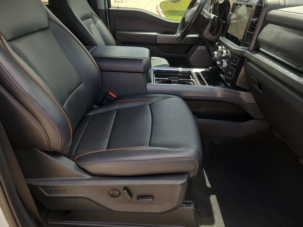 2025 Ford F-350SD Lariat DRW