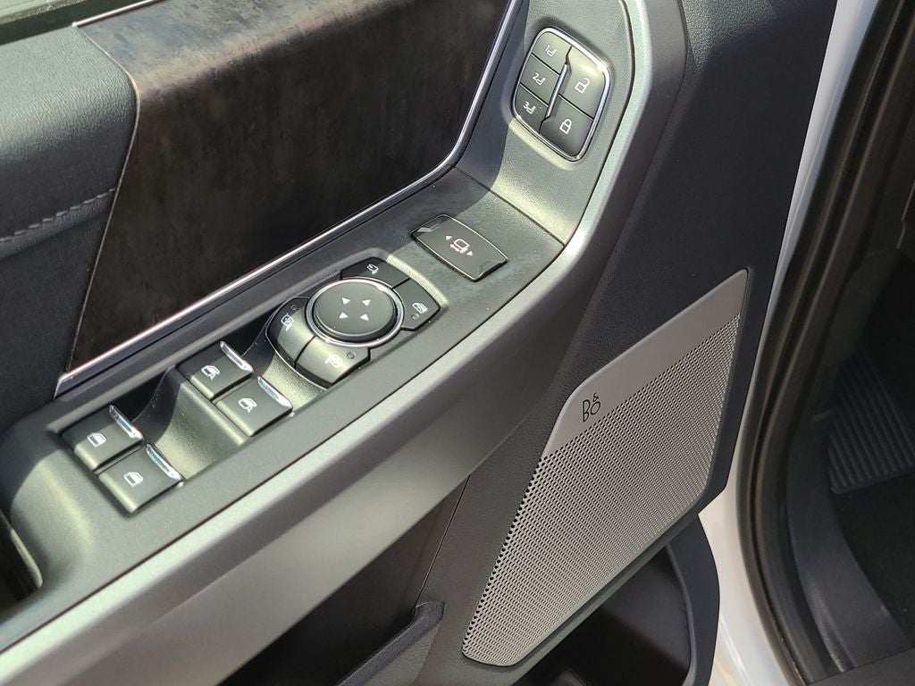 2025 Ford F-350SD Lariat DRW