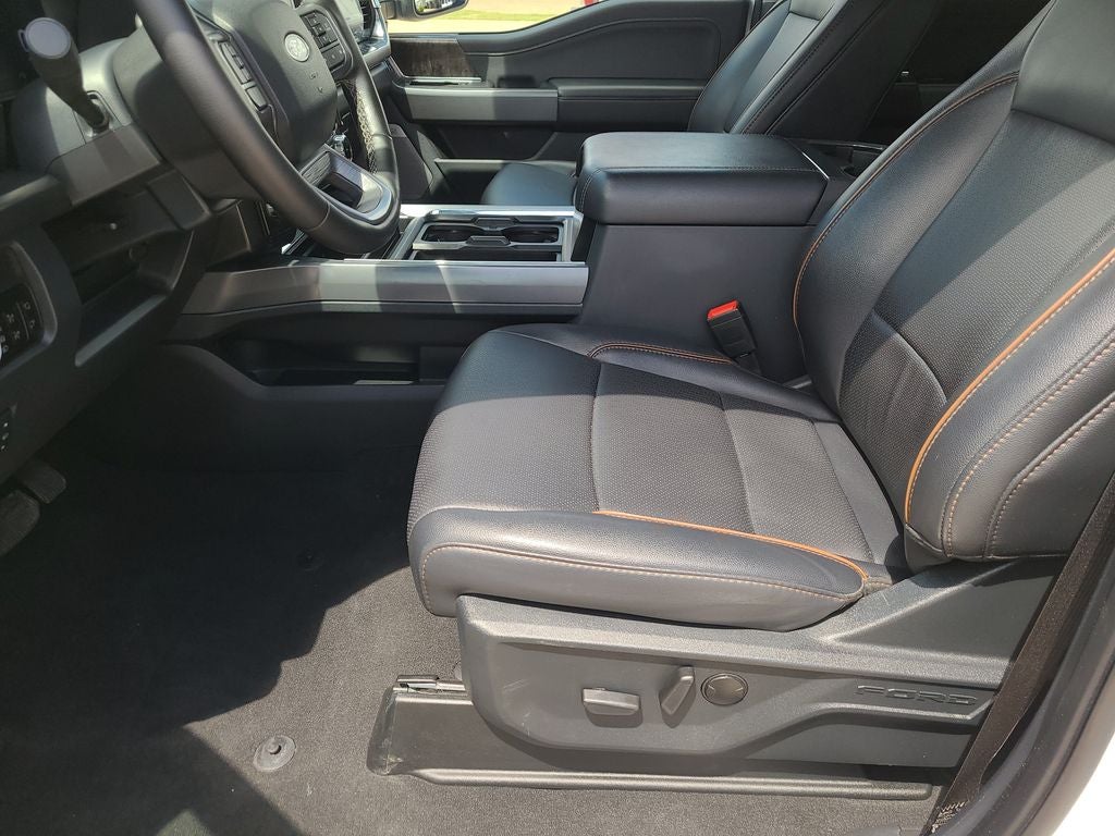2025 Ford F-350SD Lariat DRW