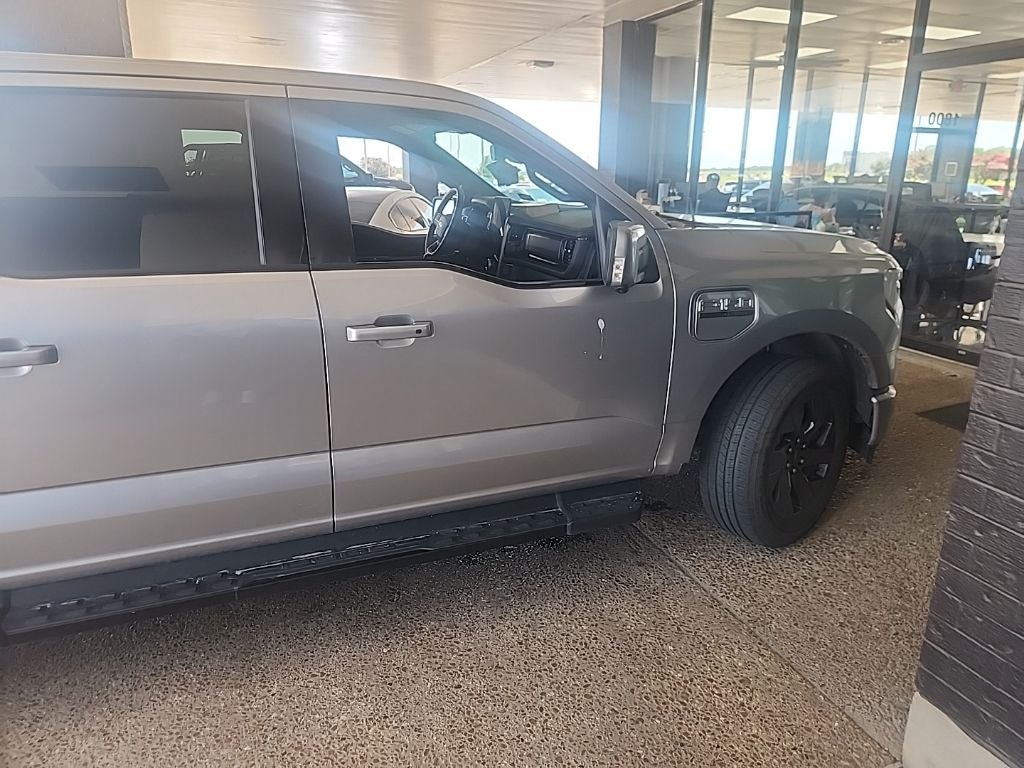 2022 Ford F-150 Lightning Lariat