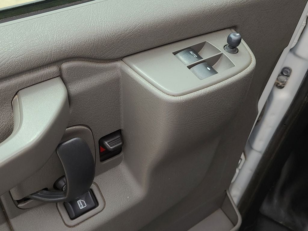 2023 Chevrolet Express 3500 LS Passenger