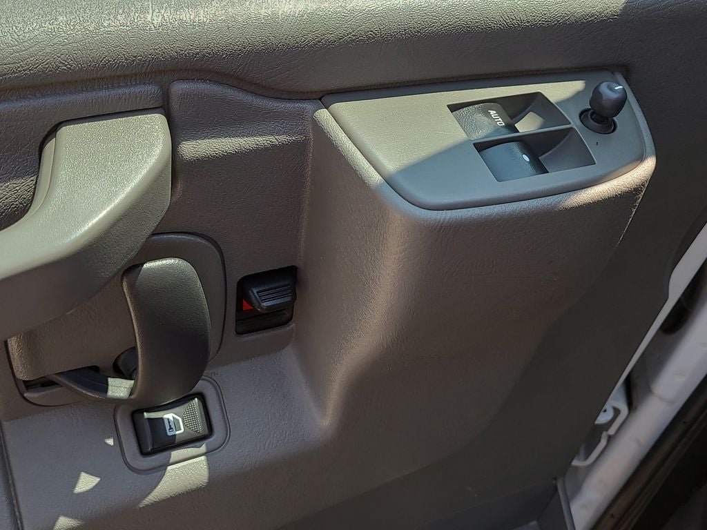 2023 Chevrolet Express 3500 LS Passenger