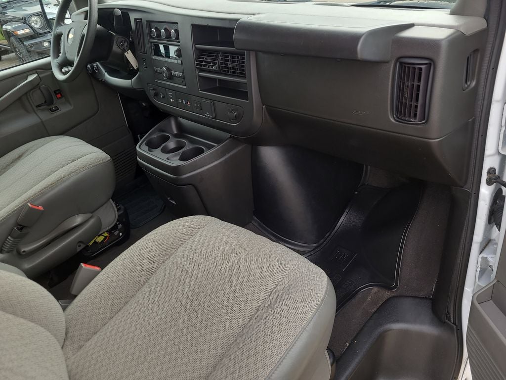 2024 Chevrolet Express 3500 LT Passenger