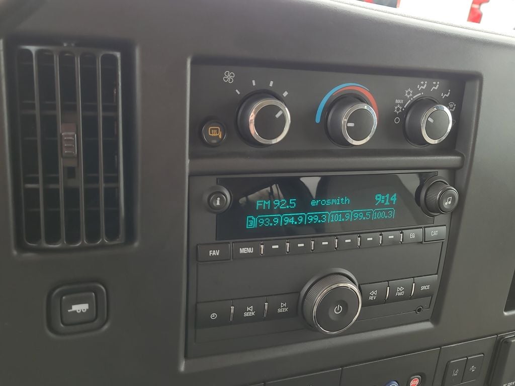 2024 Chevrolet Express 3500 LT Passenger