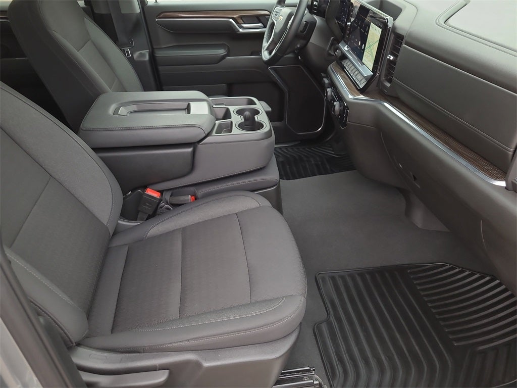 2025 Chevrolet Silverado 1500 LT LT1