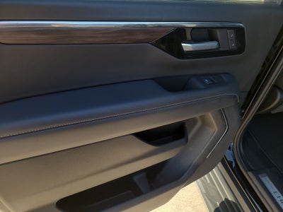 2025 Chevrolet Suburban LT