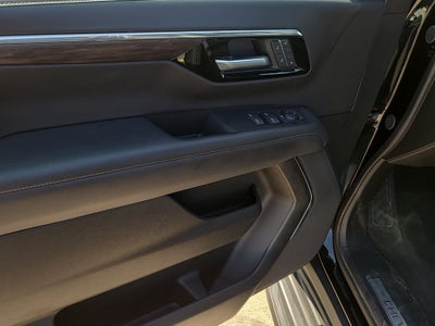 2025 Chevrolet Suburban LT