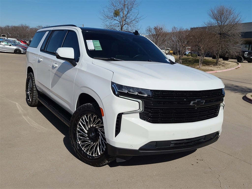 2023 Chevrolet Suburban RST