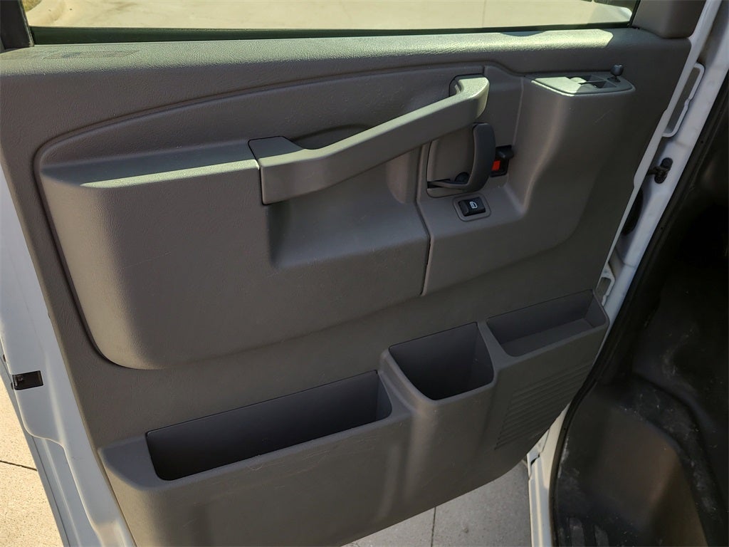 2023 GMC Savana 2500 Work Van