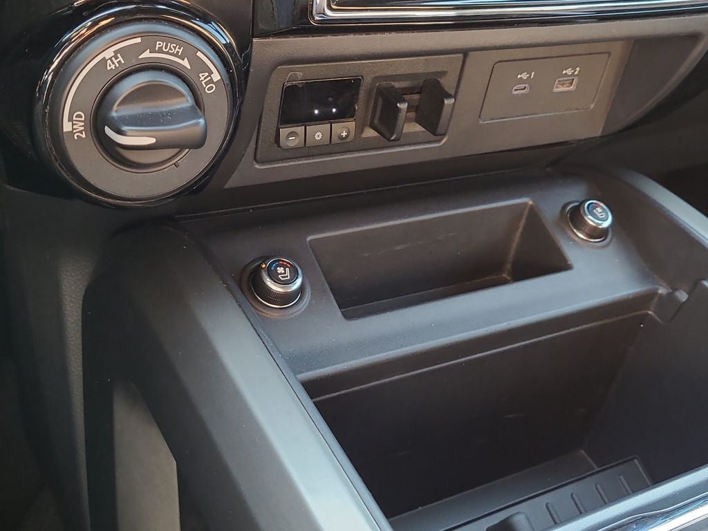 2023 Nissan Titan Platinum Reserve