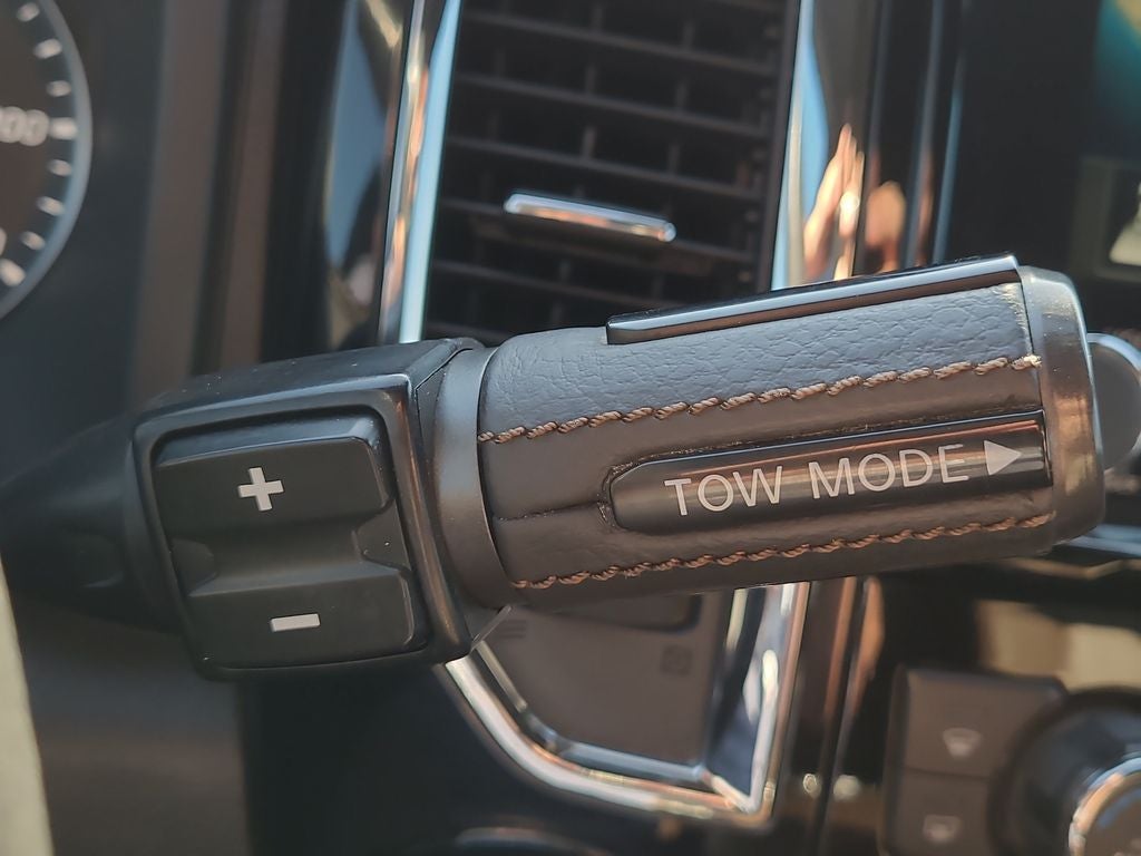 2023 Nissan Titan Platinum Reserve
