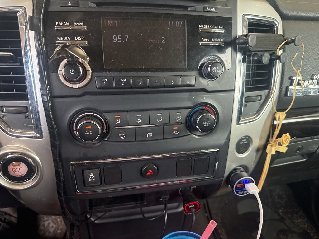 2017 Nissan Titan SV