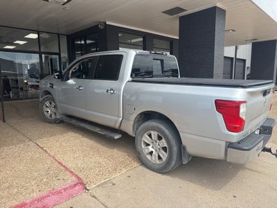 2017 Nissan Titan SV