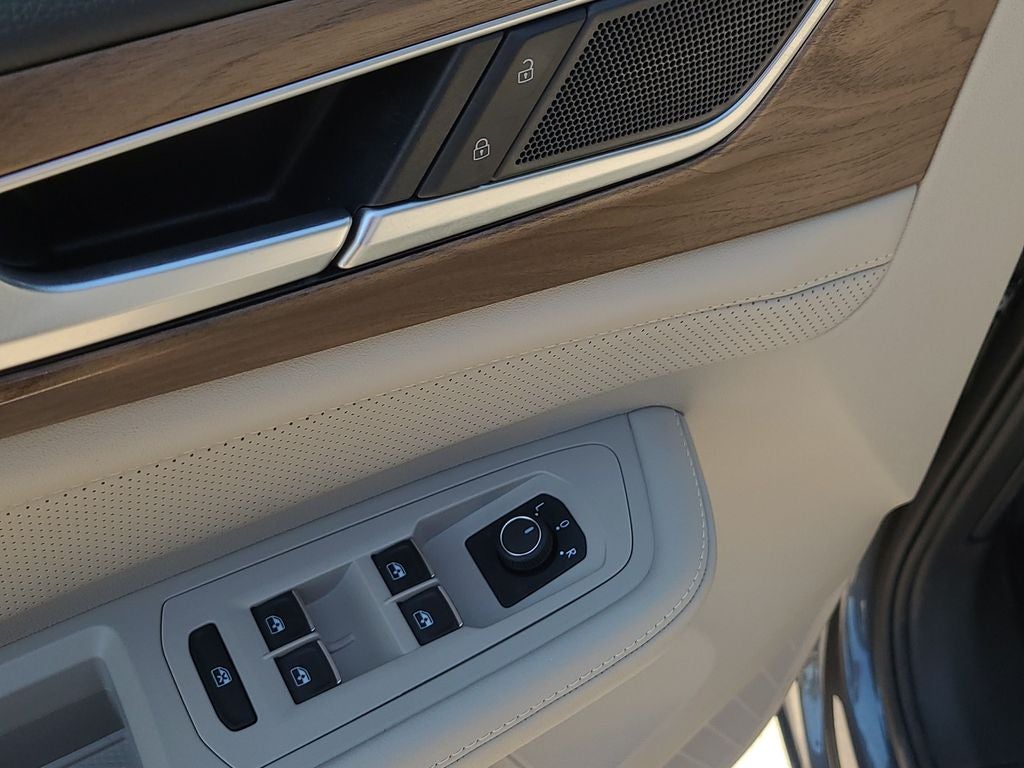 2025 Volkswagen Atlas SE - Photo 20