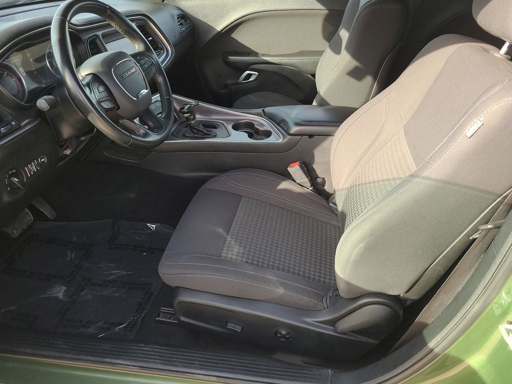 2022 Dodge Challenger SXT