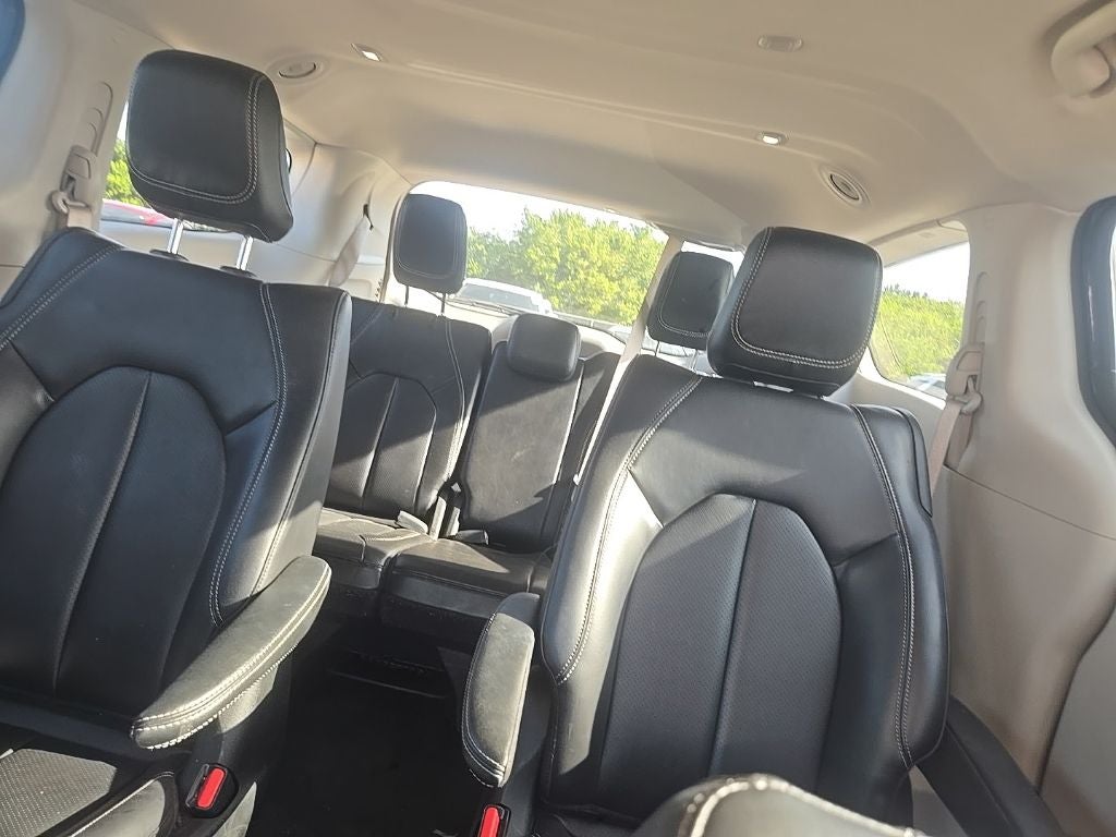 2023 Chrysler Pacifica Hybrid Touring L