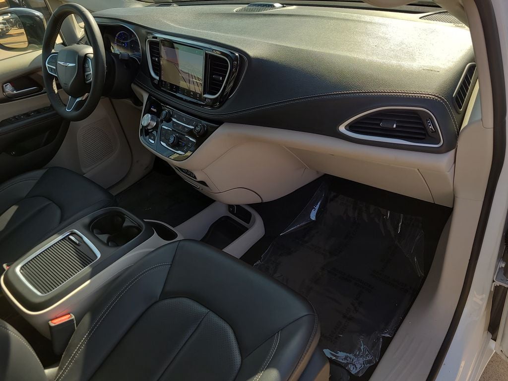 2024 Chrysler Pacifica Hybrid Select