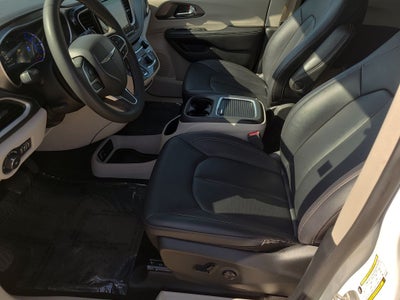 2024 Chrysler Pacifica Hybrid Select