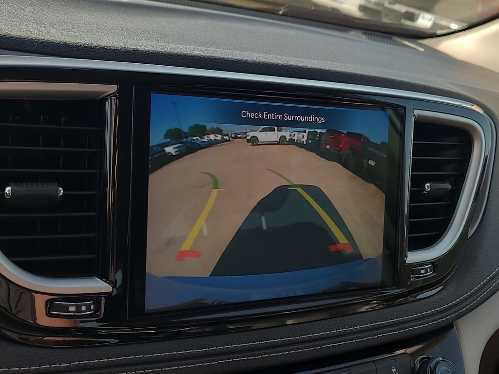 2024 Chrysler Pacifica Hybrid Select