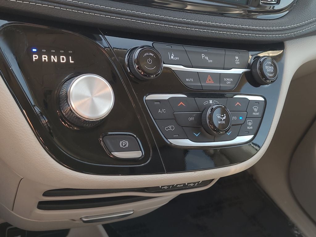 2024 Chrysler Pacifica Hybrid Select