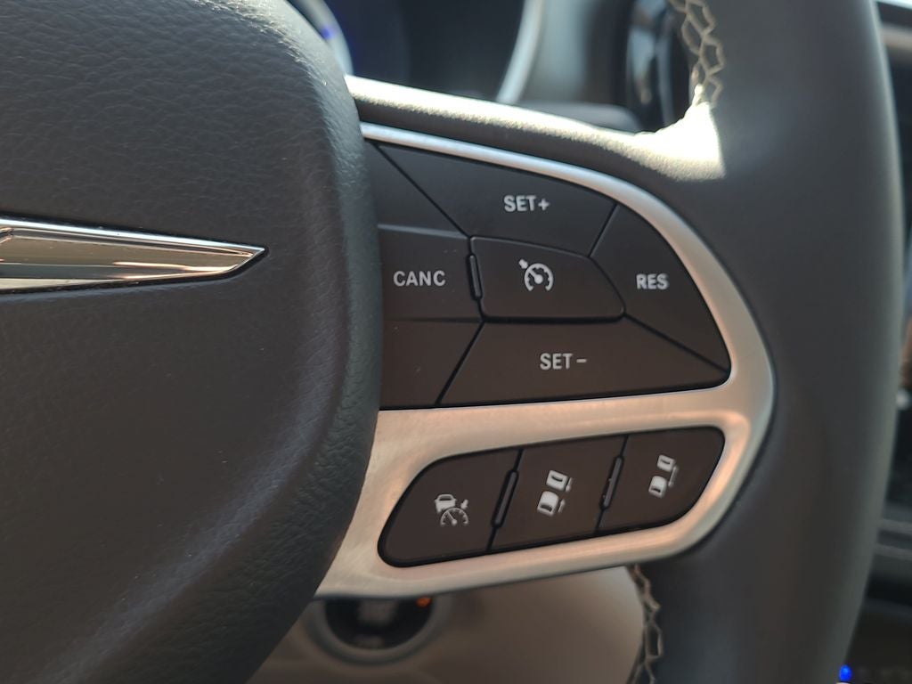 2024 Chrysler Pacifica Hybrid Select