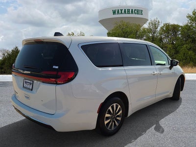 2024 Chrysler Pacifica Hybrid Select