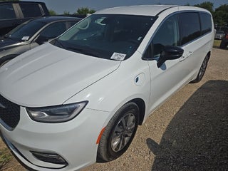 2024 Chrysler Pacifica Hybrid Select