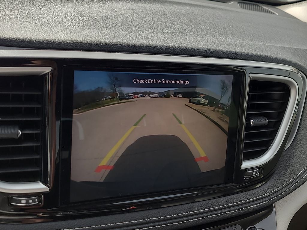 2022 Chrysler Pacifica Touring L