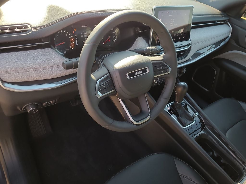 2023 Jeep Compass Latitude Lux