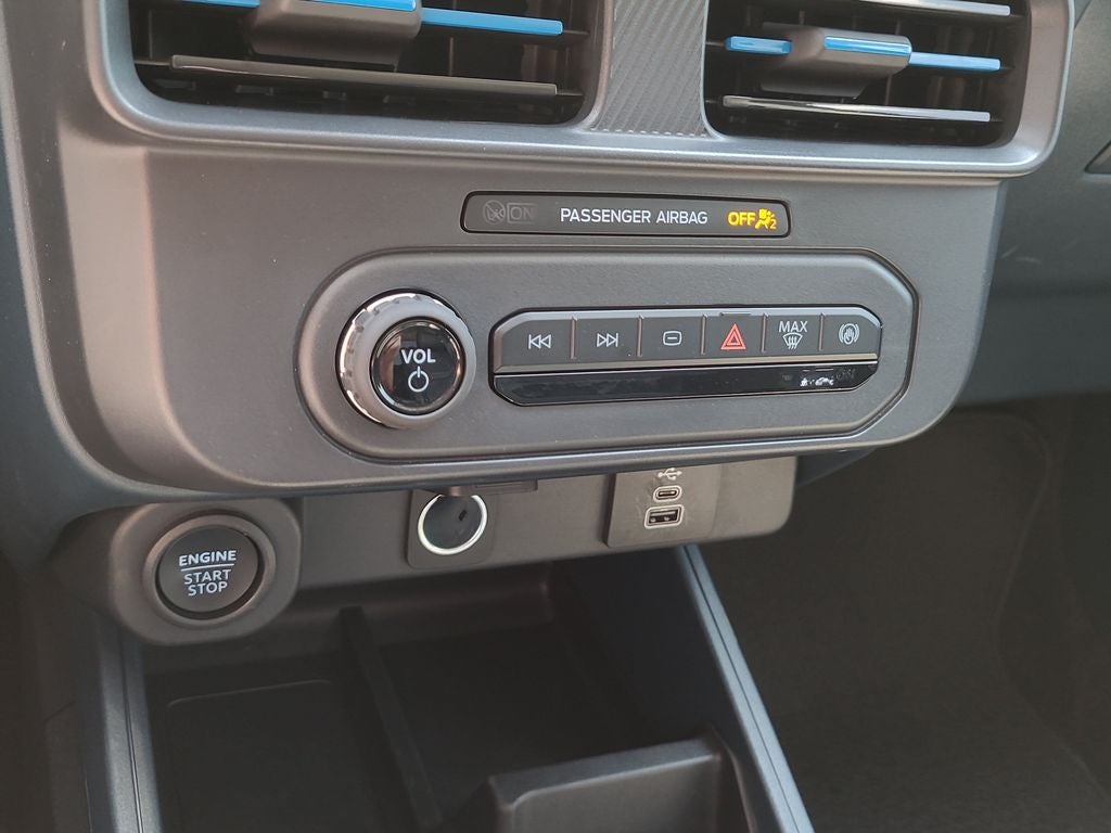2025 Ford Maverick Lobo Standard