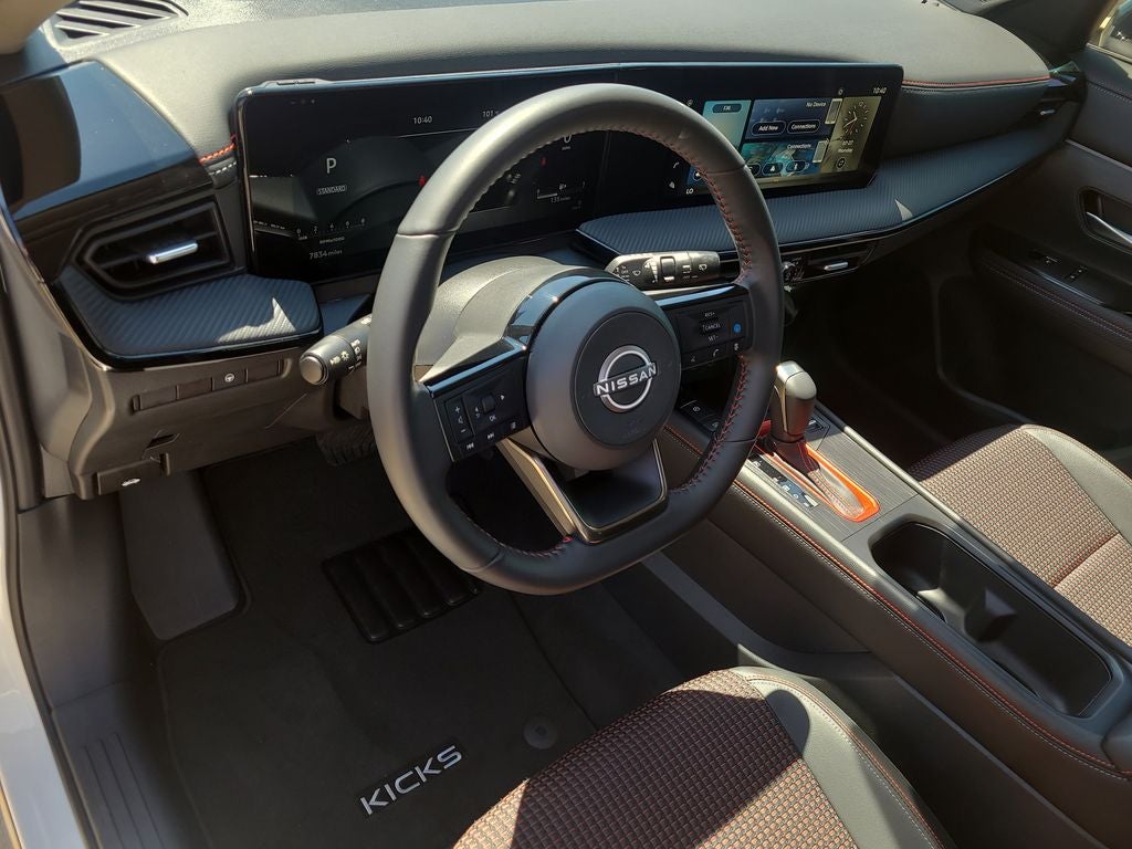 2025 Nissan Kicks SR
