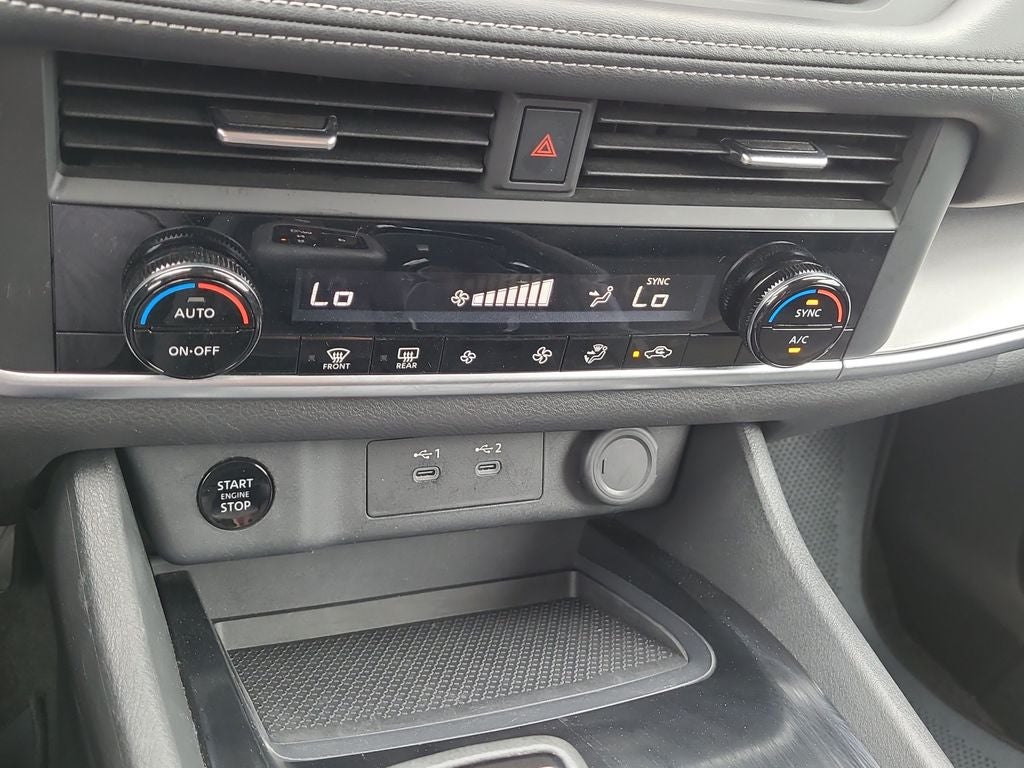 2025 Nissan Rogue SV