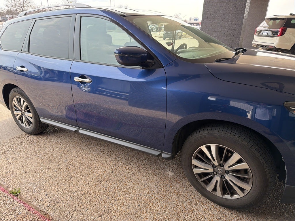 2018 Nissan Pathfinder SV