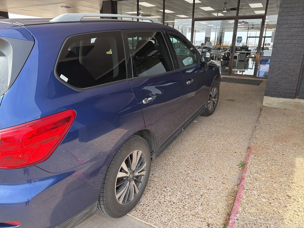 2018 Nissan Pathfinder SV