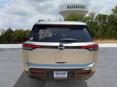 2025 Nissan Pathfinder SV