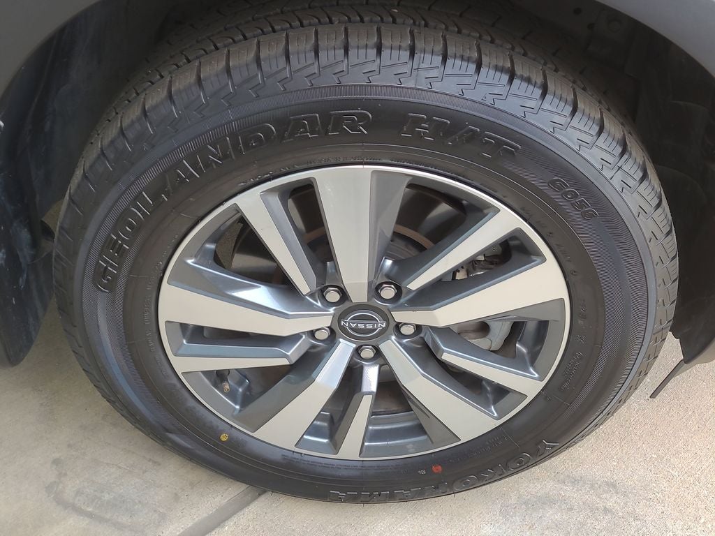 2024 Nissan Pathfinder SL