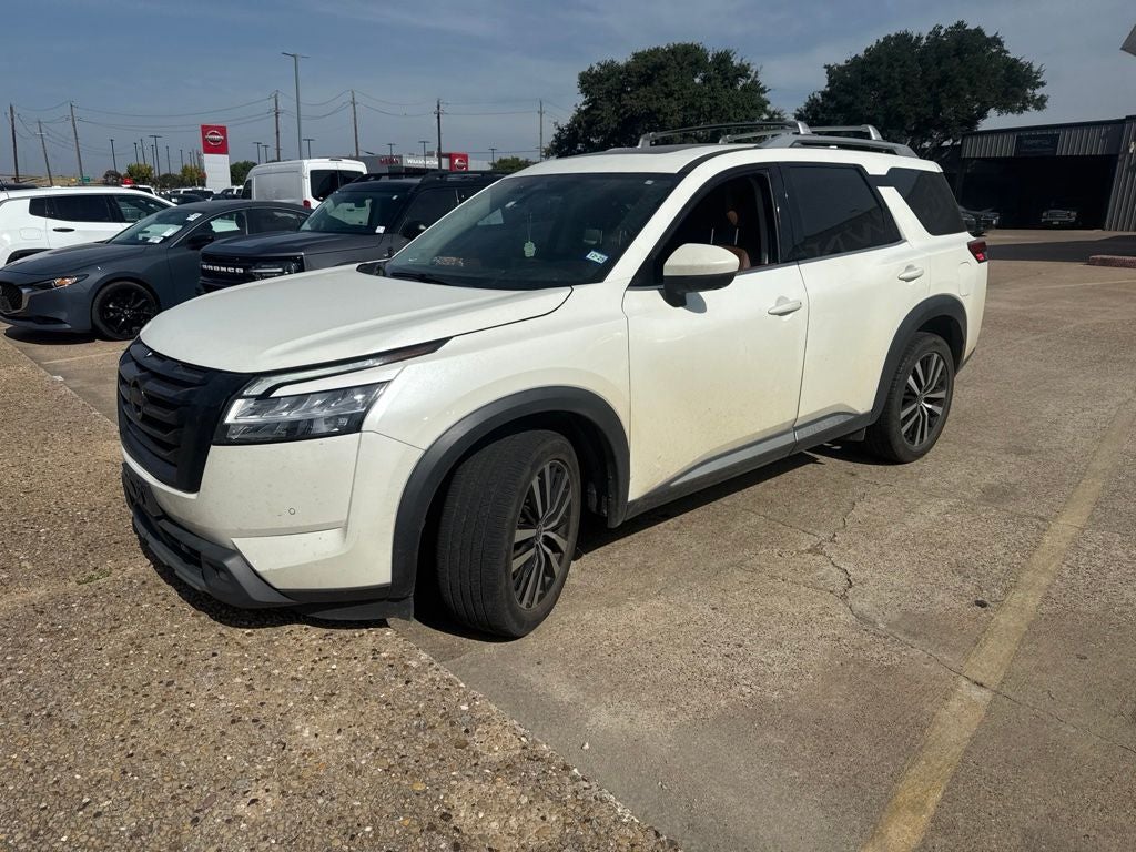 2023 Nissan Pathfinder Platinum