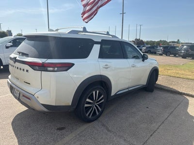 2023 Nissan Pathfinder Platinum
